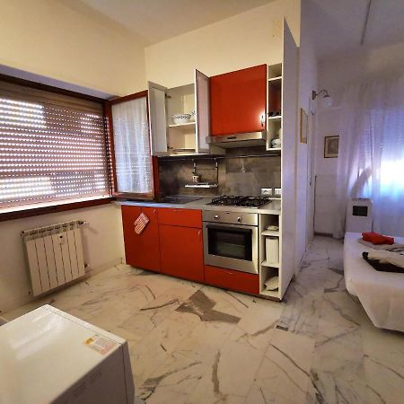 Ferienwohnung Rouge Studio - 10 Min From Vatican Exterior foto