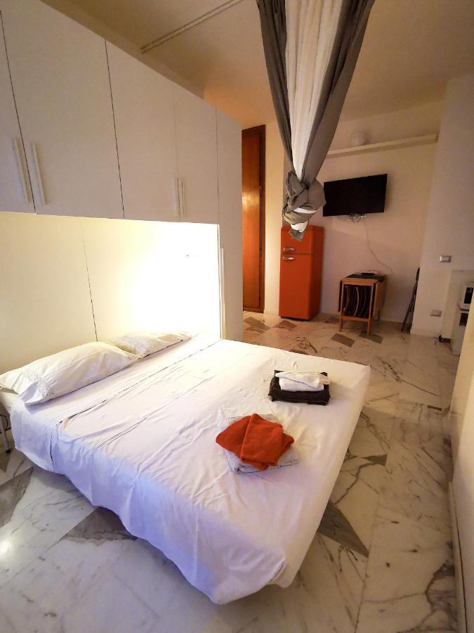 Ferienwohnung Rouge Studio - 10 Min From Vatican Exterior foto