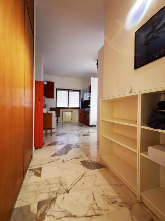 Ferienwohnung Rouge Studio - 10 Min From Vatican Exterior foto