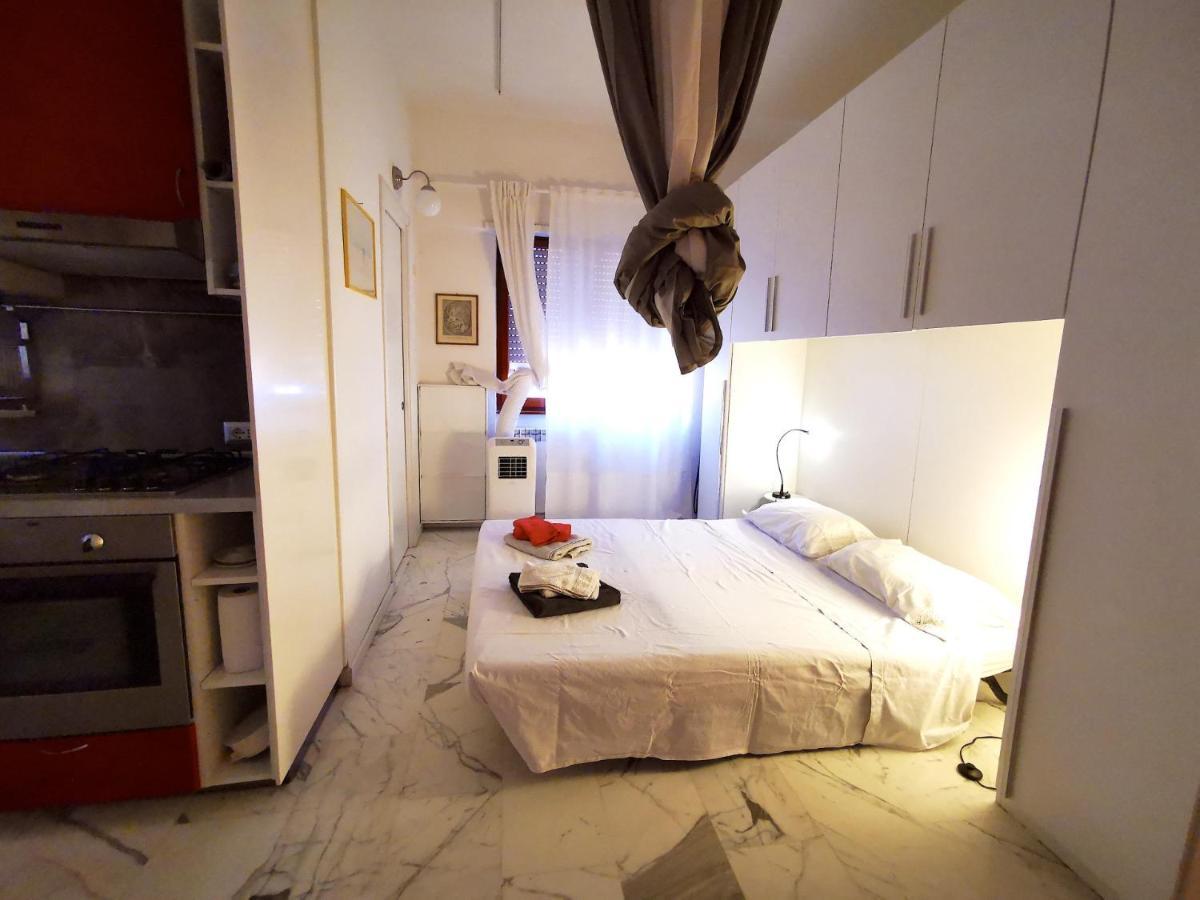 Ferienwohnung Rouge Studio - 10 Min From Vatican Exterior foto