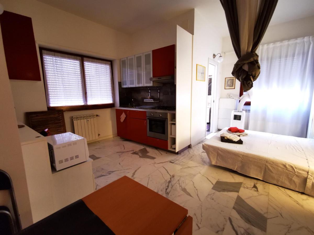 Ferienwohnung Rouge Studio - 10 Min From Vatican Exterior foto