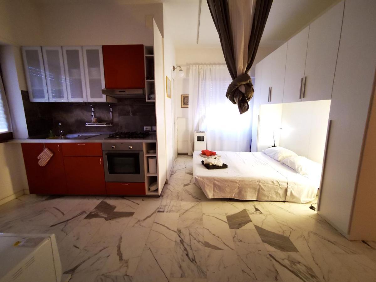 Ferienwohnung Rouge Studio - 10 Min From Vatican Exterior foto