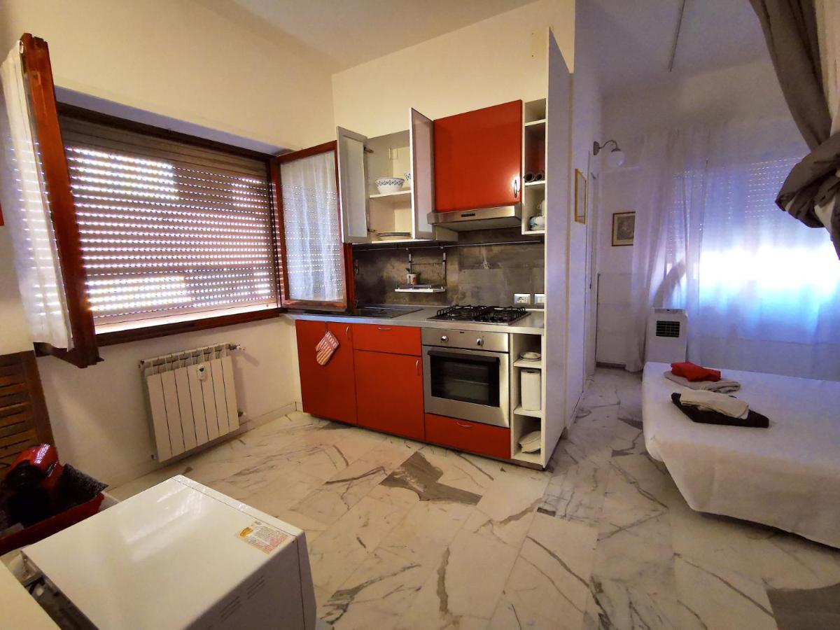 Ferienwohnung Rouge Studio - 10 Min From Vatican Exterior foto